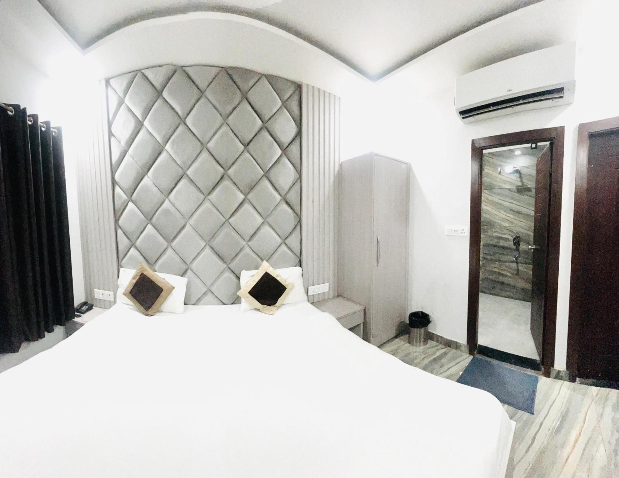 Hotel Green Apple Bareilly Bagian luar foto