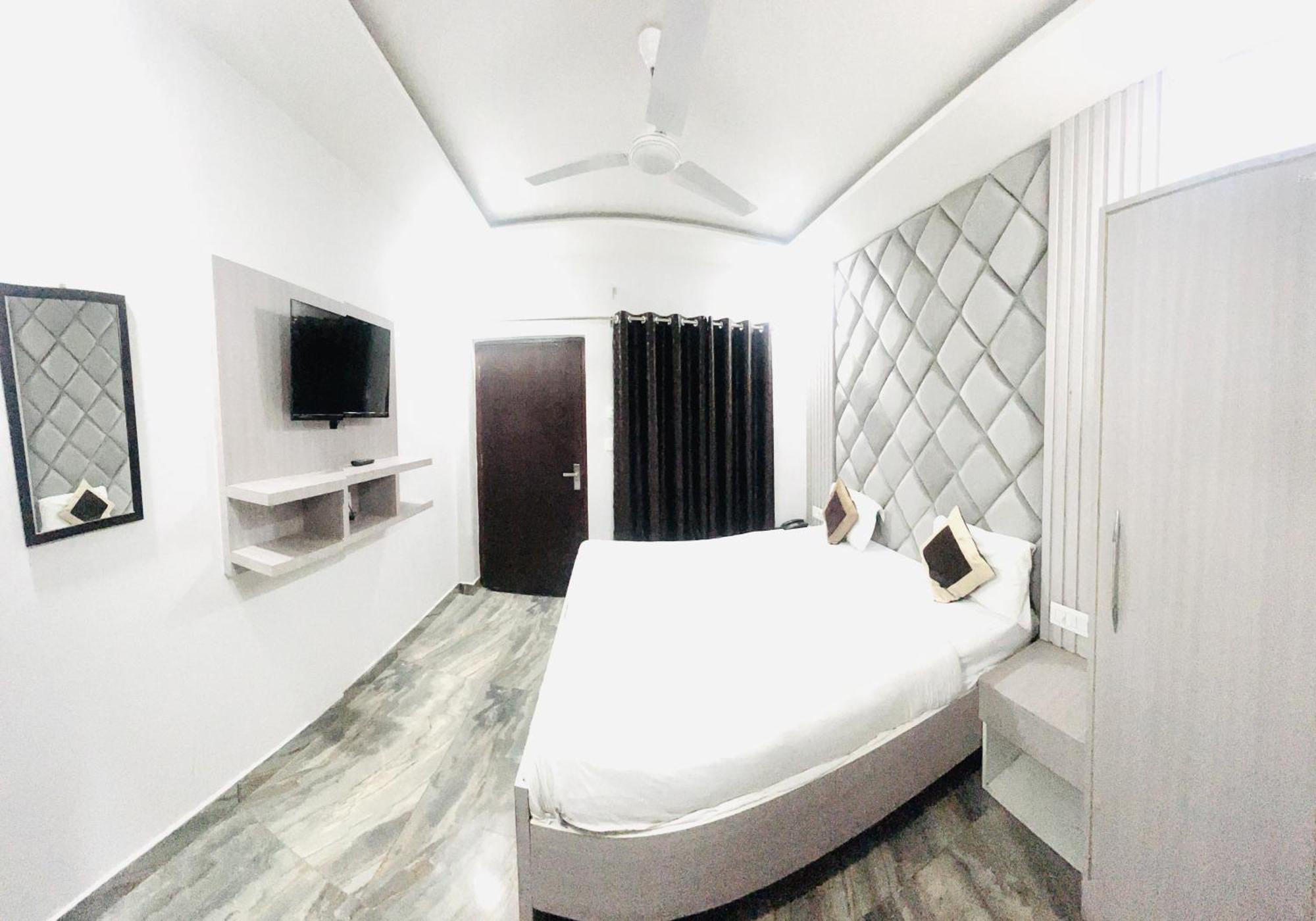 Hotel Green Apple Bareilly Bagian luar foto
