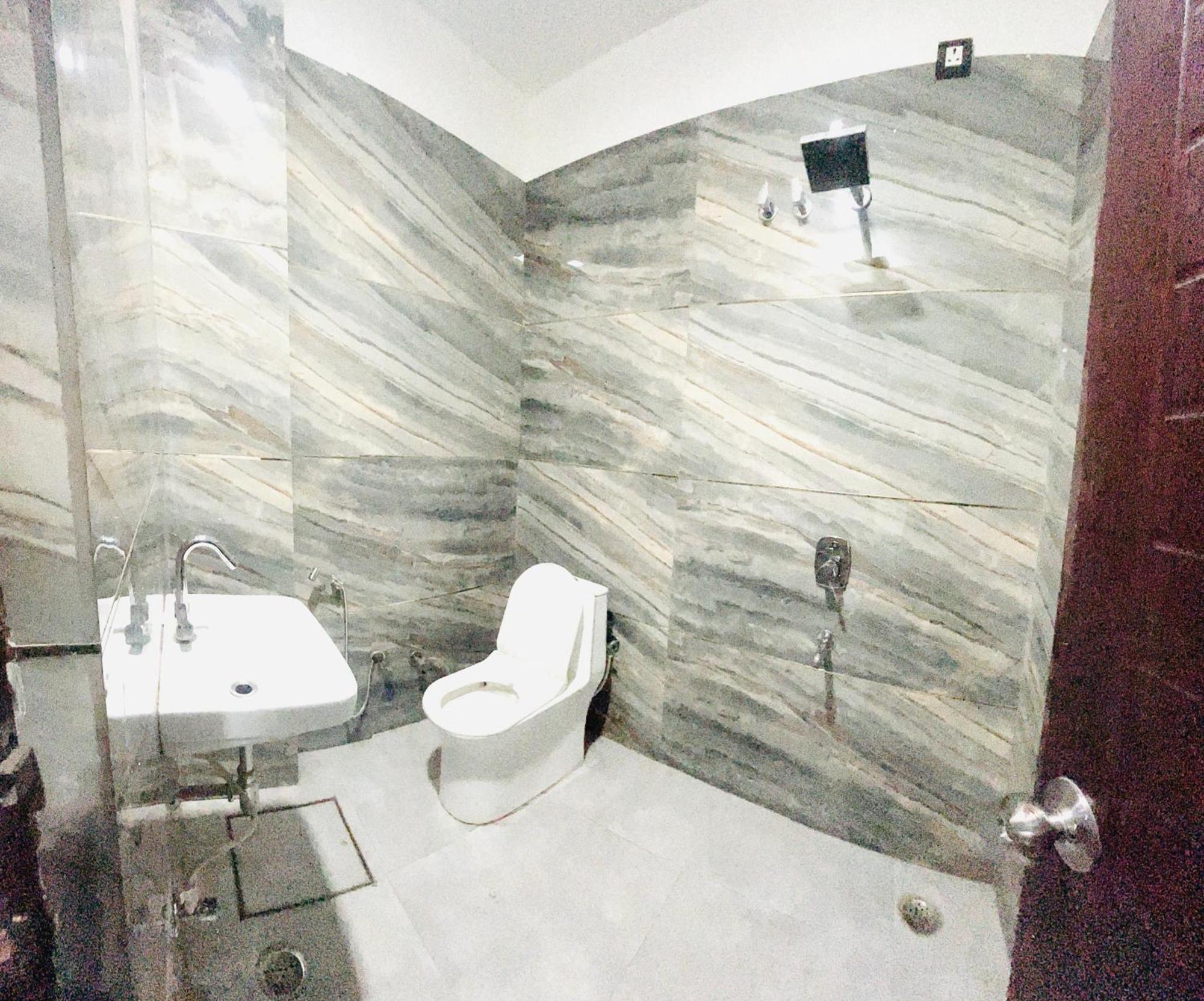 Hotel Green Apple Bareilly Bagian luar foto