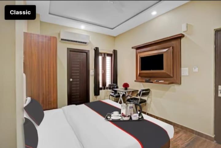 Hotel Green Apple Bareilly Bagian luar foto